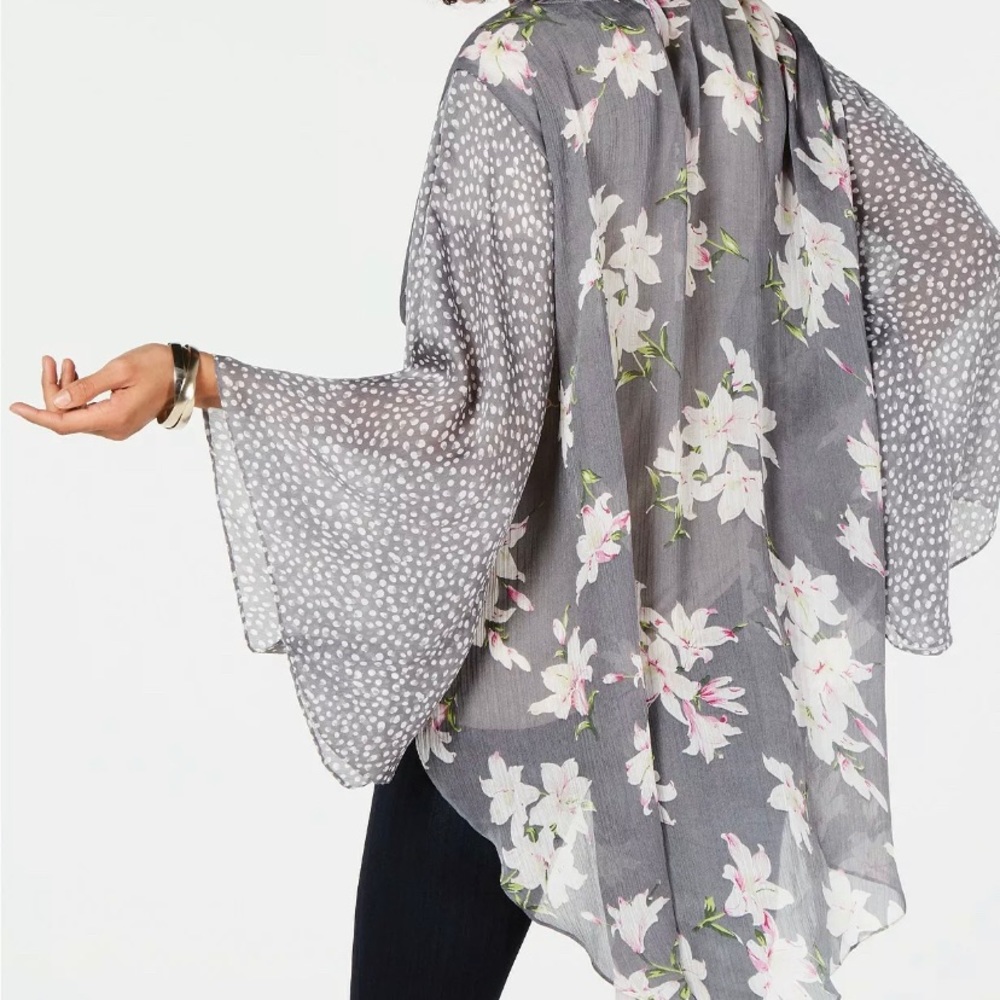 COPY - Floral Print kimono Topper